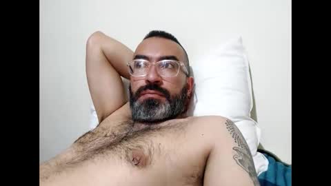 Snapshot of luis2988z chatting on 01/14/25, 12:43 Hairyman online show from 01/14/25, 12:43