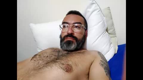 Snapshot of luis2988z chatting on 01/26/25, 08:57 Hairyman online show from 01/26/25, 08:57