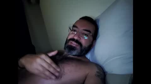 Snapshot of luis2988z chatting on 02/21/25, 09:13 Hairyman online show from 02/21/25, 09:13