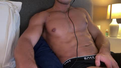 luis763413 online show from 04/29/26, 03:38