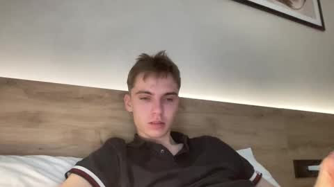 Luis online show from 11/21/25, 09:19