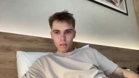 Luis online show from 11/24/25, 08:36