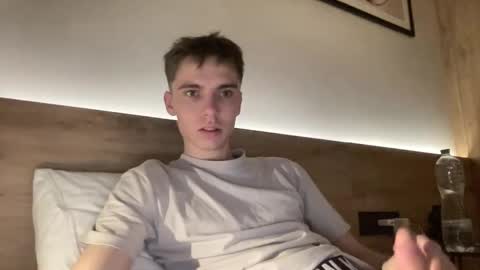 Luis online show from 11/25/25, 05:18