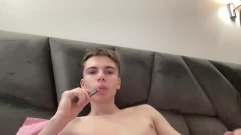 Luis online show from 12/03/25, 10:02