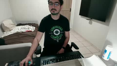 luis_flr online show from 03/10/25, 03:30