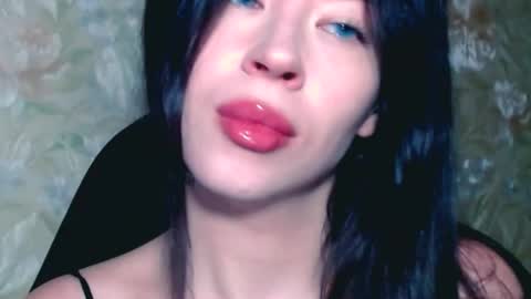 Snapshot of luisa_domina chatting on 09/19/25, 10:49 luisa lovedom online show from 09/19/25, 10:49