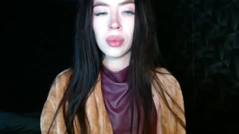 luisa lovedom online show from 05/04/26, 06:48