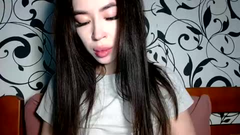 luisa lovedom online show from 06/17/26, 07:22