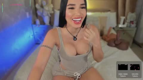 Snapshot of luisabaker chatting on 11/27/25, 04:25 IG im alisson01 online show from 11/27/25, 04:25