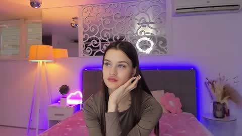 LuisaClover online show from 01/14/26, 02:01