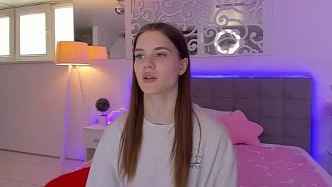 LuisaClover online show from 06/03/26, 12:19