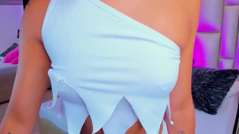 Luisa  online show from 10/31/25, 03:35