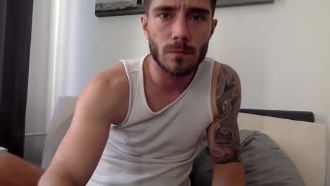 Snapshot of luisbadx chatting on 01/12/25, 10:45 Luis Badx online show from 01/12/25, 10:45