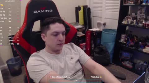 Snapshot of luisdiaztube chatting on 12/30/24, 02:20 Luisdiaztube online show from 12/30/24, 02:20