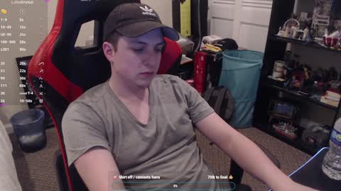 Snapshot of luisdiaztube chatting on 01/09/25, 11:24 Luisdiaztube online show from 01/09/25, 11:24