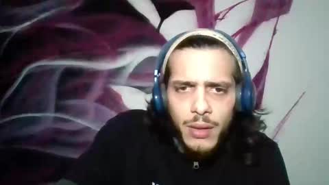 Snapshot of luisitodescomunica chatting on 02/15/26, 11:56 Luisito Descomunica online show from 02/15/26, 11:56