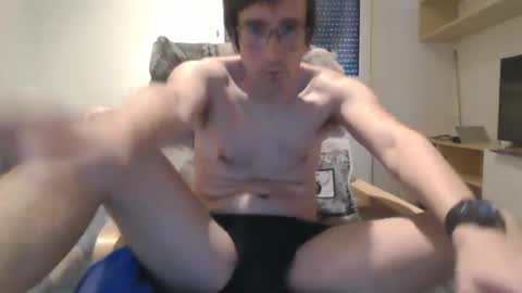 Snapshot of luismcawesome chatting on 09/26/25, 09:57 Luis online show from 09/26/25, 09:57