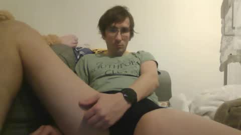 Snapshot of luismcawesome chatting on 12/16/25, 10:37 Luis online show from 12/16/25, 10:37