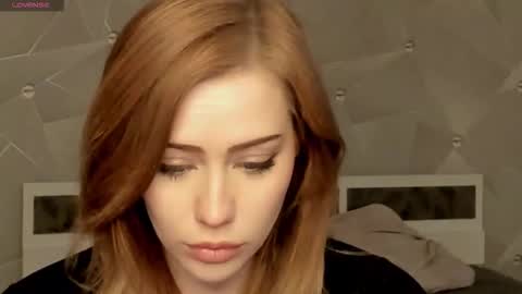 Lizzy online show from 12/04/25, 12:47