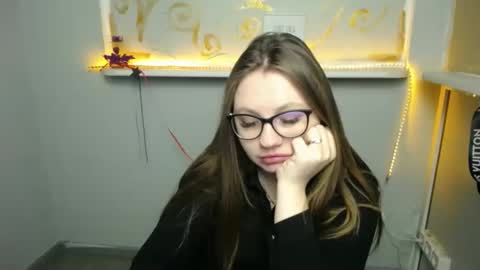 Snapshot of luizaheems_ chatting on 02/14/25, 10:59 Luiza online show from 02/14/25, 10:59