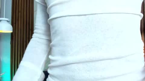 Snapshot of lukacastillo chatting on 11/10/25, 08:41 Luka Castillo online show from 11/10/25, 08:41