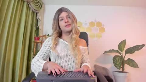 Snapshot of lukacastillo chatting on 02/24/26, 04:10 Luka Castillo online show from 02/24/26, 04:10