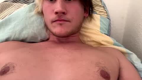 Snapshot of lukas150300 chatting on 11/03/25, 10:10 Lukas online show from 11/03/25, 10:10