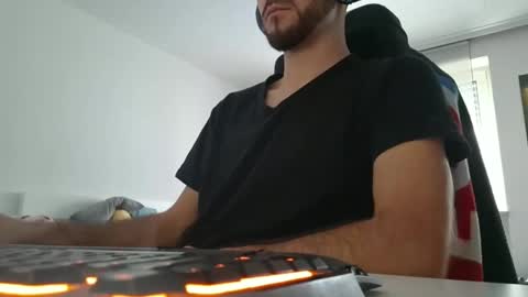 lukasschoetz online show from 12/04/25, 10:57