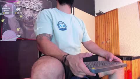 Snapshot of luke__09 chatting on 04/12/26, 12:43 LUKE online show from 04/12/26, 12:43