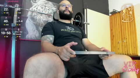 Snapshot of luke__09 chatting on 04/20/26, 11:46 LUKE online show from 04/20/26, 11:46