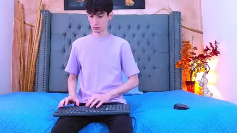 luke_carter online show from 12/17/25, 01:06