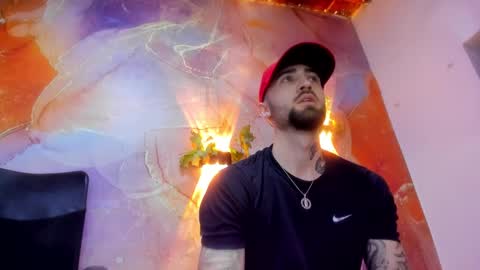 Snapshot of luke_davis01 chatting on 01/30/25, 01:10 LUKE online show from 01/30/25, 01:10