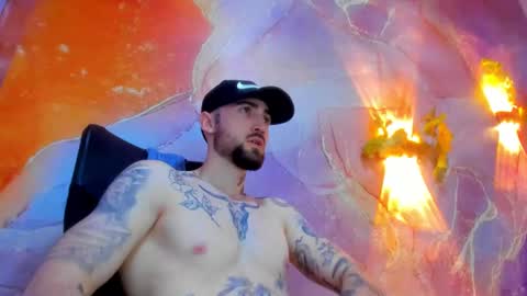 Snapshot of luke_davis01 chatting on 02/03/25, 01:08 LUKE online show from 02/03/25, 01:08