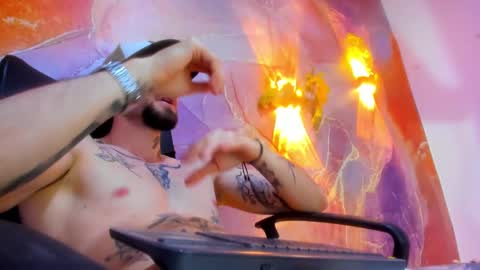 Snapshot of luke_davis01 chatting on 02/06/25, 05:30 LUKE online show from 02/06/25, 05:30