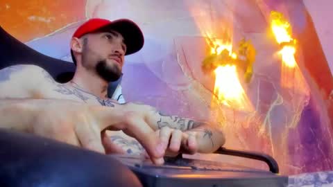 Snapshot of luke_davis01 chatting on 02/10/25, 05:30 LUKE online show from 02/10/25, 05:30