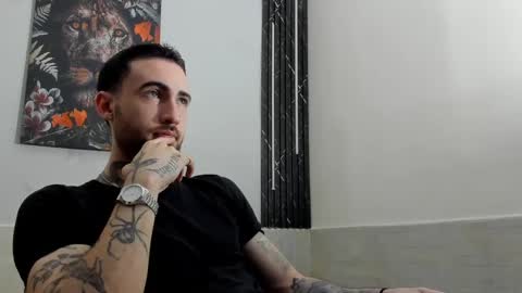 Snapshot of luke_davis01 chatting on 02/20/25, 01:30 LUKE online show from 02/20/25, 01:30