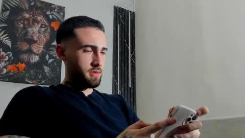 Snapshot of luke_davis01 chatting on 02/25/25, 01:28 LUKE online show from 02/25/25, 01:28