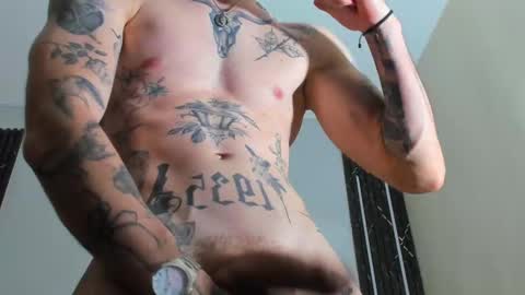 Snapshot of luke_davis01 chatting on 02/27/25, 05:36 LUKE online show from 02/27/25, 05:36