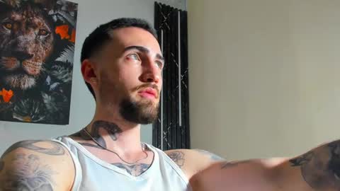 Snapshot of luke_davis01 chatting on 03/01/25, 04:44 LUKE online show from 03/01/25, 04:44