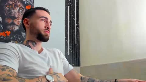 Snapshot of luke_davis01 chatting on 03/03/25, 01:20 LUKE online show from 03/03/25, 01:20