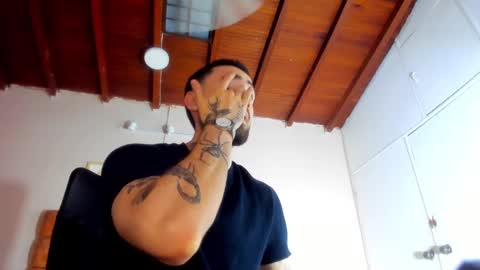 Snapshot of luke_davis01 chatting on 03/05/25, 05:39 LUKE online show from 03/05/25, 05:39