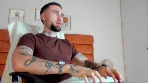 Snapshot of luke_davis01 chatting on 03/07/25, 08:11 LUKE online show from 03/07/25, 08:11