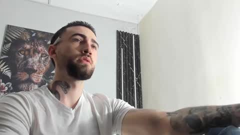 Snapshot of luke_davis01 chatting on 03/12/25, 01:19 LUKE online show from 03/12/25, 01:19