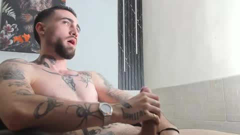 Snapshot of luke_davis01 chatting on 03/12/25, 05:17 LUKE online show from 03/12/25, 05:17