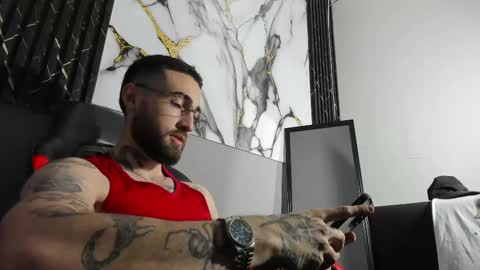 Snapshot of luke_davis01 chatting on 09/11/25, 01:22 LUKE online show from 09/11/25, 01:22