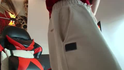 Snapshot of luke_davis01 chatting on 09/20/25, 01:23 LUKE online show from 09/20/25, 01:23