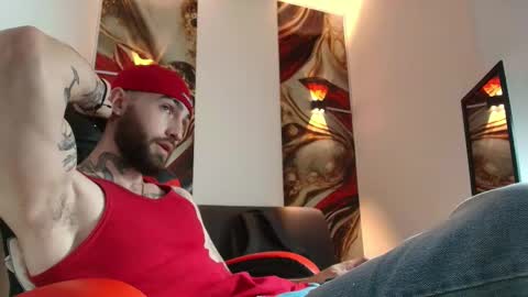 Snapshot of luke_davis01 chatting on 09/26/25, 01:37 LUKE online show from 09/26/25, 01:37