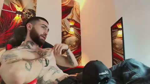 Snapshot of luke_davis01 chatting on 10/08/25, 01:42 LUKE online show from 10/08/25, 01:42