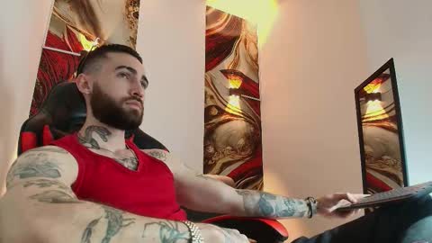 Snapshot of luke_davis01 chatting on 10/14/25, 01:34 LUKE online show from 10/14/25, 01:34