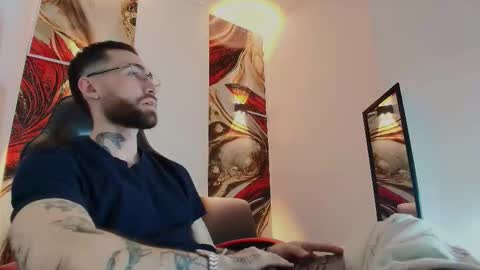 Snapshot of luke_davis01 chatting on 12/02/25, 01:28 LUKE online show from 12/02/25, 01:28